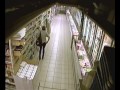 Žena sere v obchodě  video online