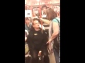 Mám právo sedět - šílená ženská v metru video online#